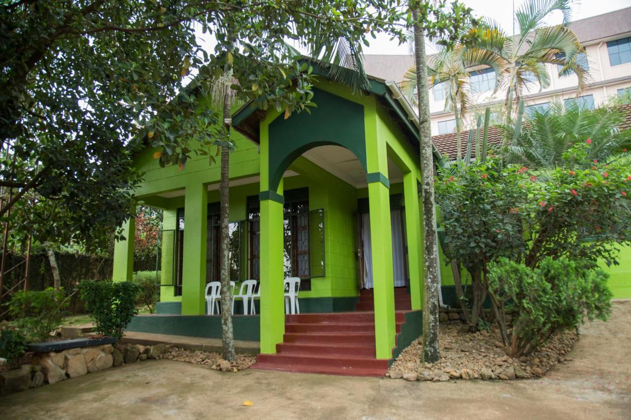 The Greenhouse Кампала Екстериор снимка
